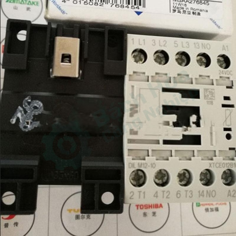 Contactor (Khởi động từ) AC EATON DILM12-10AC220V